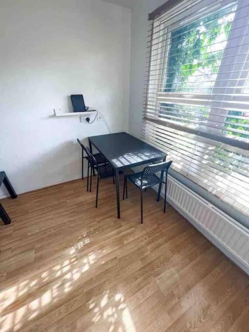 Spacious Two Bedroom Flat Londen Buitenkant foto