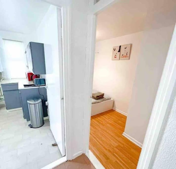 Spacious Two Bedroom Flat Londen Buitenkant foto